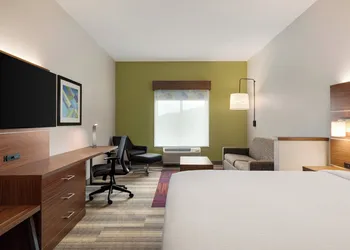 Holiday Inn Express & Suites Dalton - Walnut Ave by IHG hotel thumbnail 7