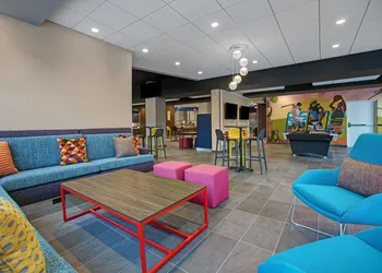 Home2 Suites by Hilton Milwaukee Downtown hotel thumbnail 4
