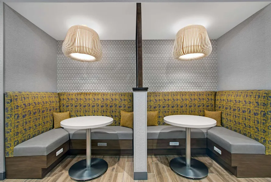 Hampton Inn & Suites Farmers Branch Dallas hotel detail image 2