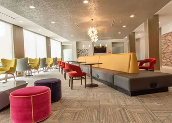 La Quinta Inn & Suite by Wyndham Lake City hotel thumbnail 4