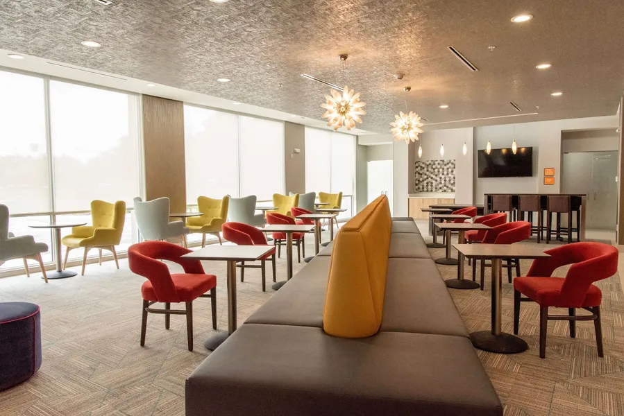 La Quinta Inn & Suite by Wyndham Lake City hotel detail image 6