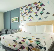 La Quinta Inn & Suite by Wyndham Lake City hotel detail image 7