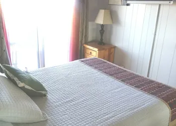 Hilltop Tavern and Inn hotel thumbnail 6