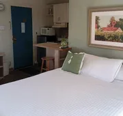 Hilltop Tavern and Inn hotel detail image 7