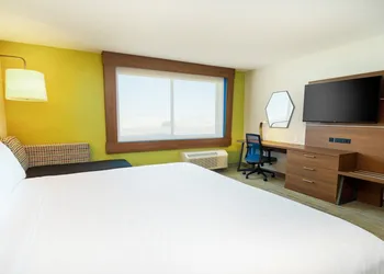 Holiday Inn Express & Suites Las Vegas - E Tropicana by IHG hotel thumbnail 5