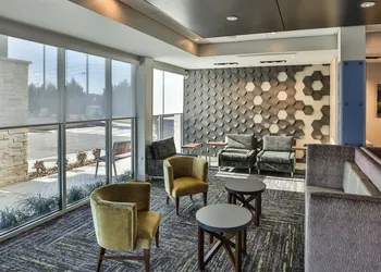 Holiday Inn Express & Suites Nashville Metrocenter Downtown by IHG hotel thumbnail 2
