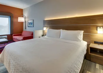 Holiday Inn Express & Suites Nashville Metrocenter Downtown by IHG hotel thumbnail 5