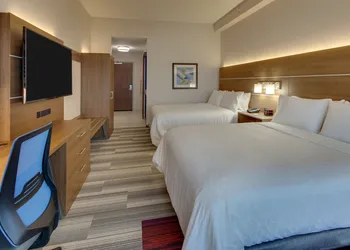 Holiday Inn Express & Suites Nashville Metrocenter Downtown by IHG hotel thumbnail 6