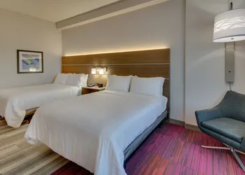 Holiday Inn Express & Suites Nashville Metrocenter Downtown by IHG hotel thumbnail 7
