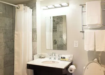 The Esquire Hotel Downtown Gastonia, an Ascend Collection Hotel hotel thumbnail 2