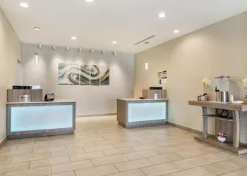 Best Western Plus Mid County hotel thumbnail 4