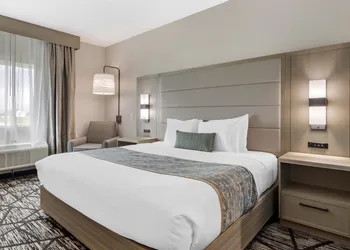 Best Western Plus Mid County hotel thumbnail 5