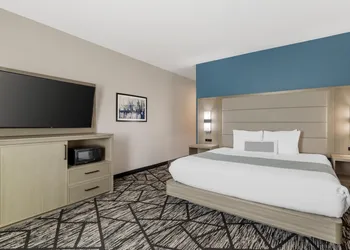 Best Western Plus Mid County hotel thumbnail 7