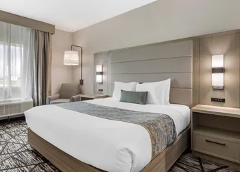 Best Western Plus Mid County hotel thumbnail 5