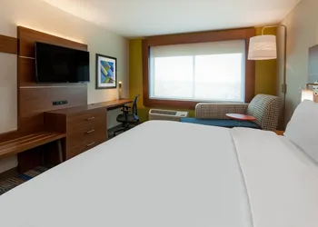 Holiday Inn Express & Suites Brunswick - Harpers Ferry Area by IHG hotel thumbnail 8