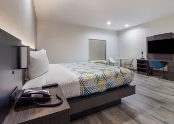 Studio 6 Katy, TX hotel thumbnail 7