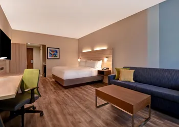 Holiday Inn Express & Suites Galveston Beach by IHG hotel thumbnail 8