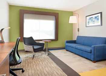 Holiday Inn Express & Suites Niceville - Eglin Area by IHG hotel thumbnail 8