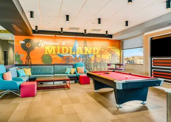 Tru By Hilton Midland hotel thumbnail 8