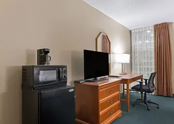 LeBossier Hotel hotel thumbnail 7