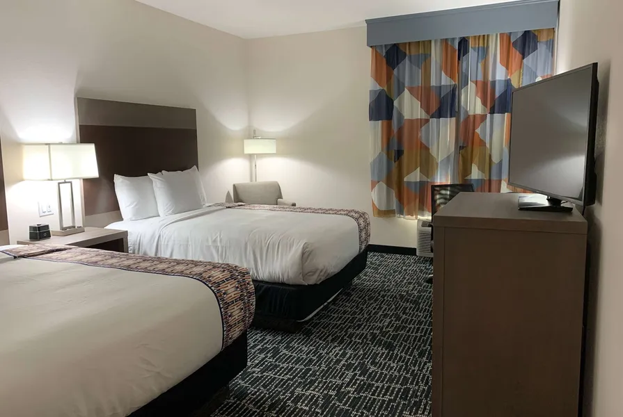 La Quinta Inn & Suites by Wyndham-Red Oak TX IH-35E hotel detail image 6