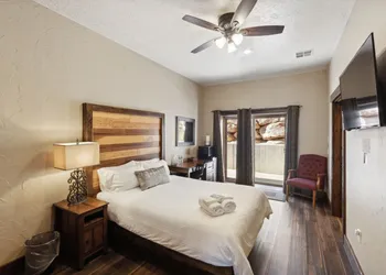 Zion Cliff Lodge hotel thumbnail 5