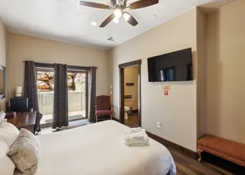 Zion Cliff Lodge hotel thumbnail 6