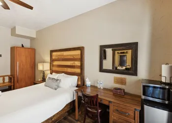 Zion Cliff Lodge hotel thumbnail 8