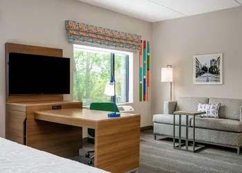 Hampton Inn & Suites Raleigh Midtown hotel thumbnail 8