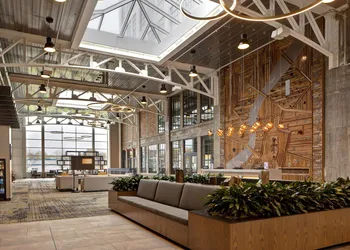 Embassy Suites by Hilton Rockford Riverfront hotel thumbnail 3