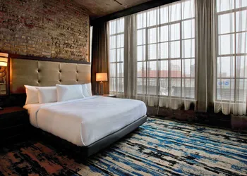Embassy Suites by Hilton Rockford Riverfront hotel thumbnail 7