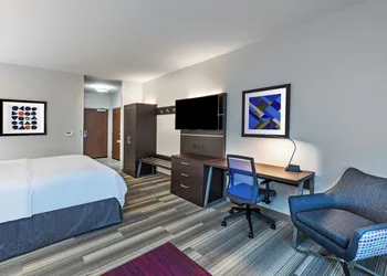 Holiday Inn Express & Suites Purcell by IHG hotel thumbnail 7