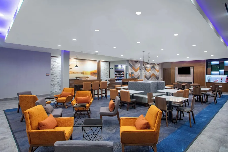 La Quinta Inn & Suites by Wyndham Oxford hotel detail image 2