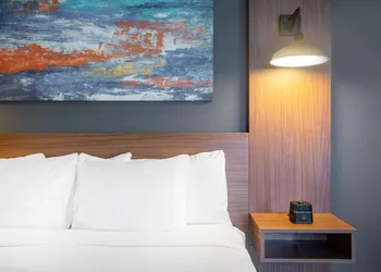 La Quinta Inn & Suites by Wyndham Oxford hotel thumbnail 6