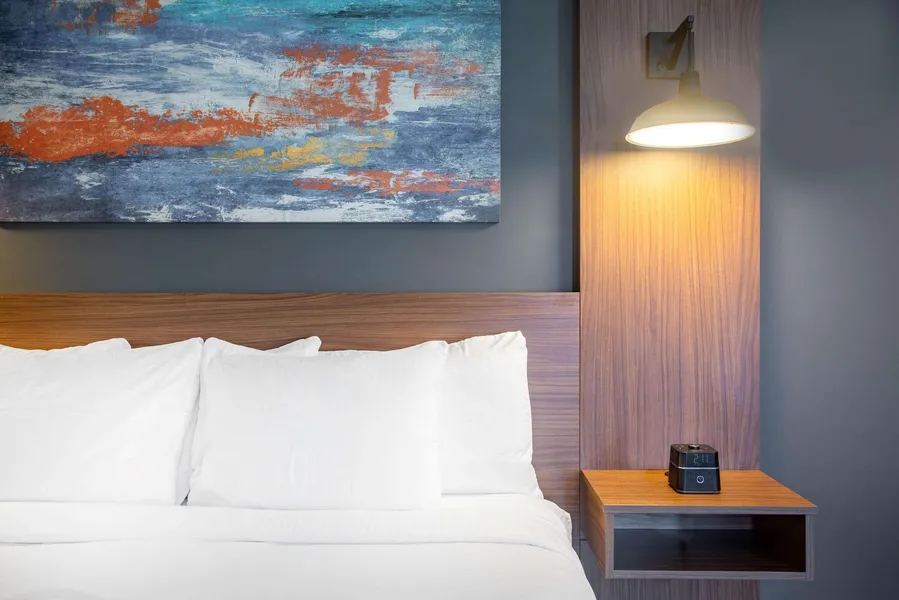 La Quinta Inn & Suites by Wyndham Oxford hotel detail image 6