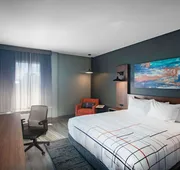 La Quinta Inn & Suites by Wyndham Oxford hotel detail image 7