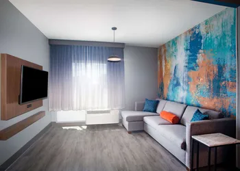 La Quinta Inn & Suites by Wyndham Oxford hotel thumbnail 8