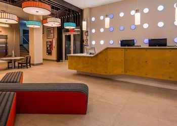 GLō Best Western Brooklyn NYC hotel thumbnail 4