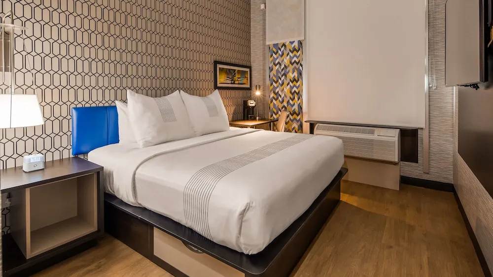 GLō Best Western Brooklyn NYC hotel detail image 6