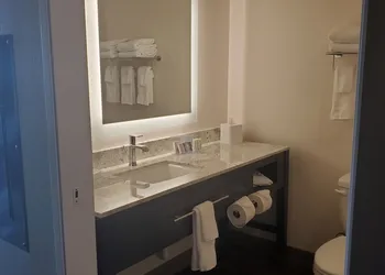 Simple Suites Boise Airport hotel thumbnail 4
