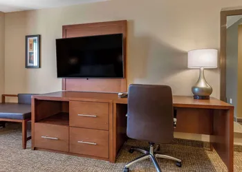 Comfort Suites Albuquerque Airport hotel thumbnail 6
