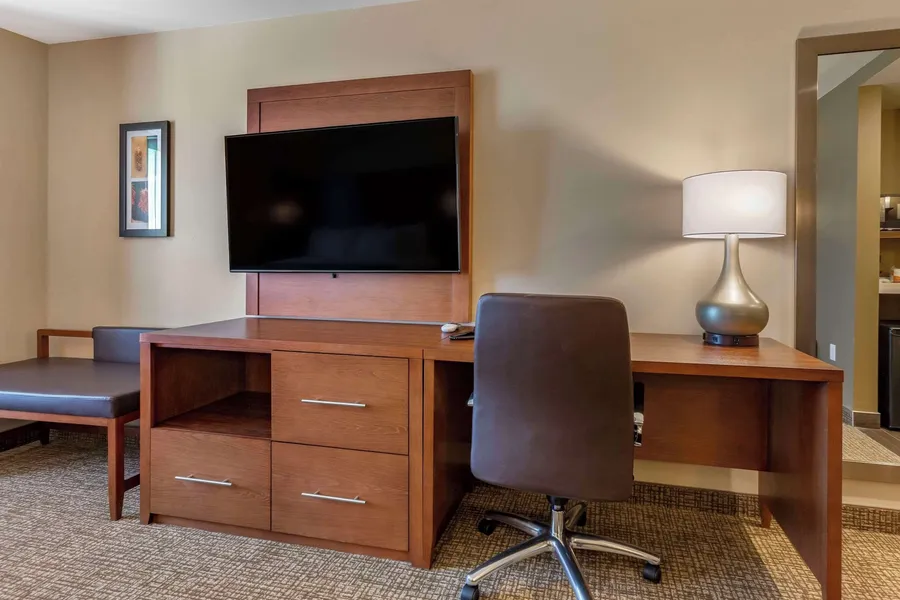 Comfort Suites Albuquerque Airport hotel detail image 6