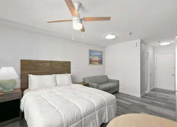 Grand Shores West hotel thumbnail 8