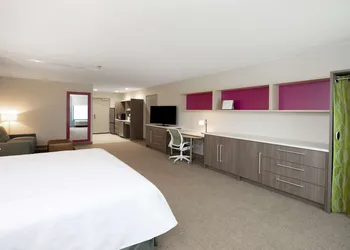 Home2 Suites by Hilton Houston IAH Airport Beltway 8 hotel thumbnail 6