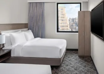 Doubletree by Hilton New York Times Square South hotel thumbnail 5