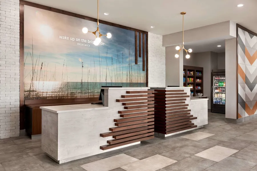 La Quinta Inn & Suites by Wyndham Brunswick/Golden Isles hotel detail image 2