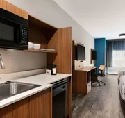 La Quinta Inn & Suites by Wyndham Brunswick/Golden Isles hotel detail image 4