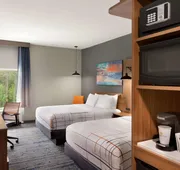 La Quinta Inn & Suites by Wyndham Brunswick/Golden Isles hotel detail image 7