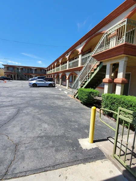 Delmonico Inn & Suites hotel detail image 2