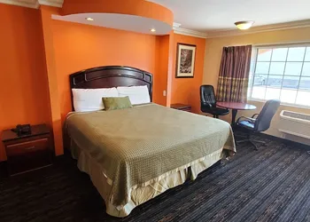 Delmonico Inn & Suites hotel thumbnail 4